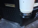 Hartenstraat 15 winkelpui 4, 'stank door drank'.
<br/>
Redactie, 2014-12-30